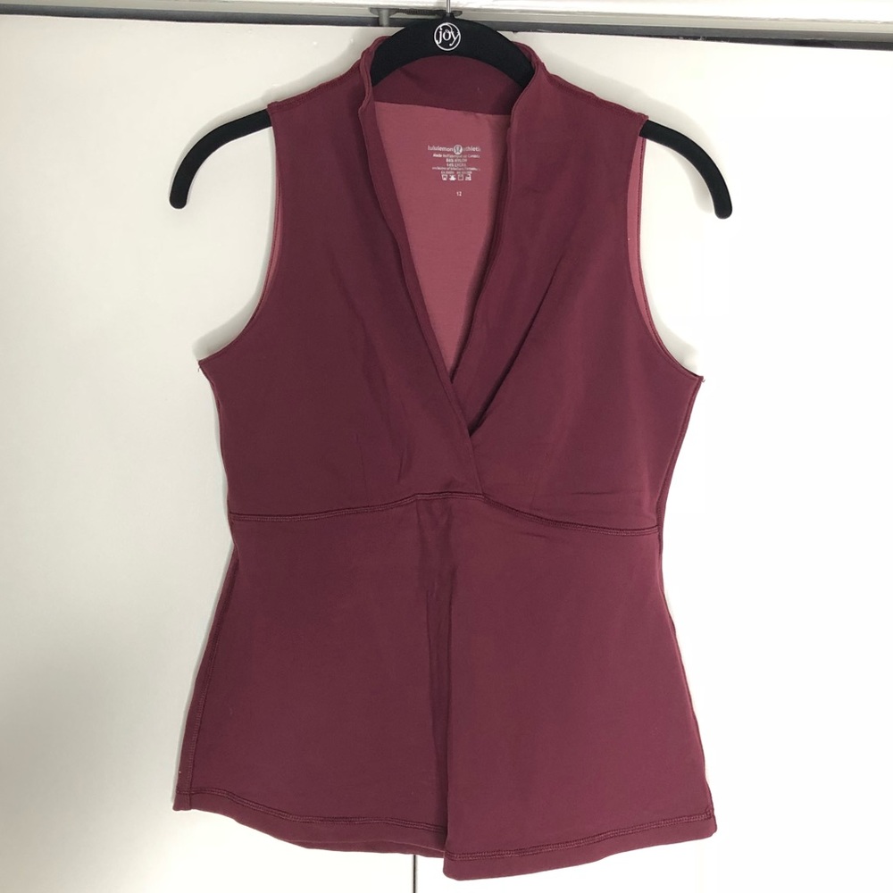 Unique & RARE Flattering Lululemon Yoga Top